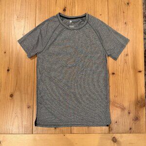 All in Motion Gray Men’s Athletic Top – Size Small